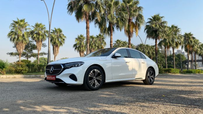 Mercedes Benz E-Class LWB to cost Rs 5.4 lakh less without passenger hyperscreen