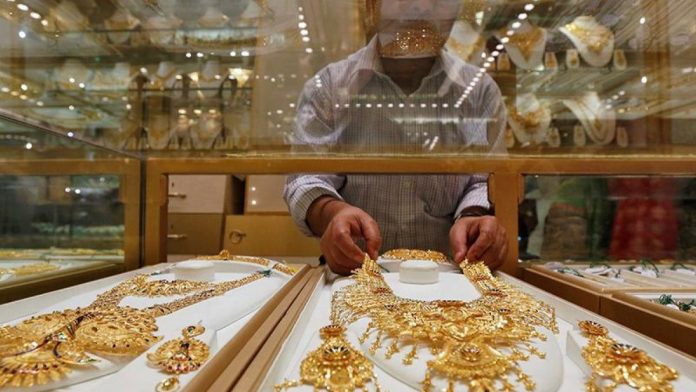 Jewellery buyers go gold lite this festive season