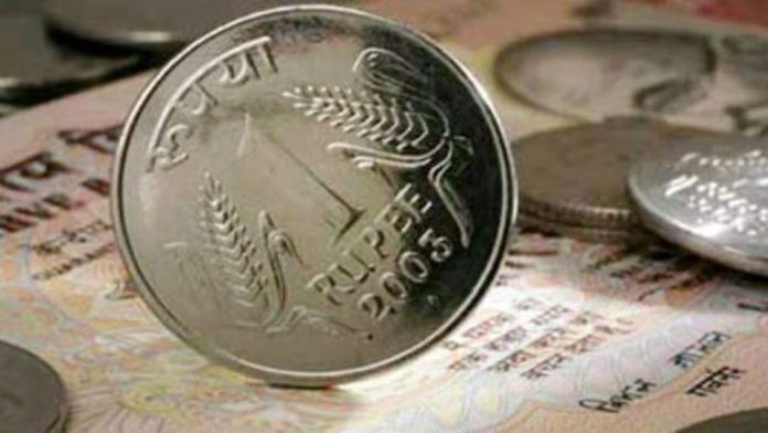 Rupee trumped, hits fresh all-time low