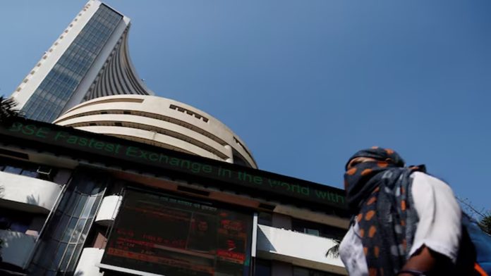 Nifty falls for fourth day, Sensex tanks 821 pts