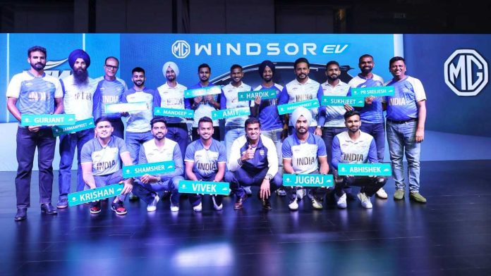 Indian Olympic medalists honoured with MG Windsor EVs