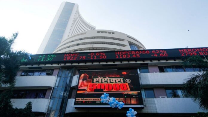 Sensex Nifty Today | Stock Market LIVE Updates: Markets flat; Nifty at 22,550, Bank Nifty outperform