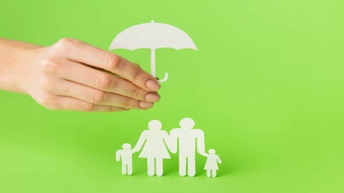 Top 5 reasons why women need life insurance in 2025